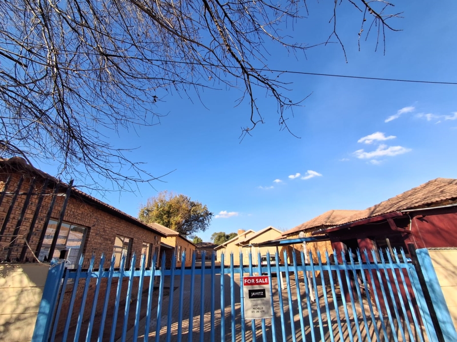 3 Bedroom Property for Sale in Greenhills Gauteng