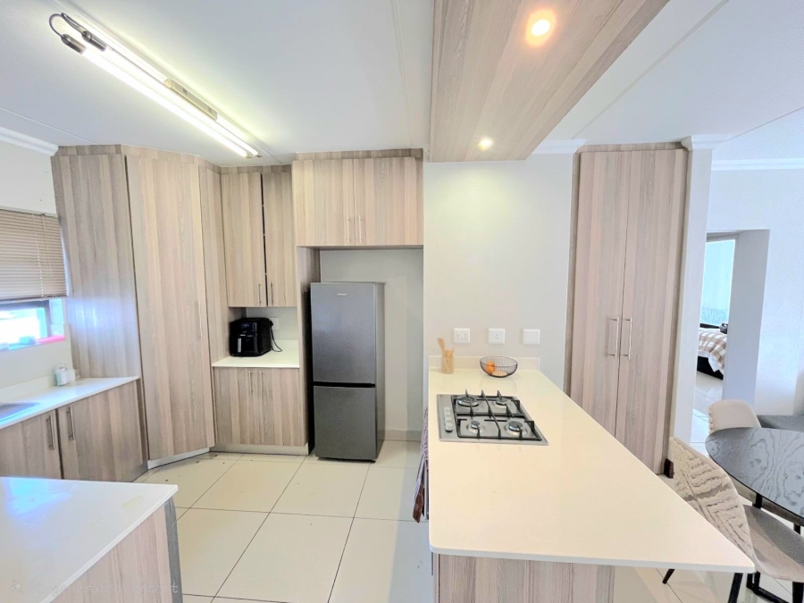 2 Bedroom Property for Sale in Crowthorne AH Gauteng