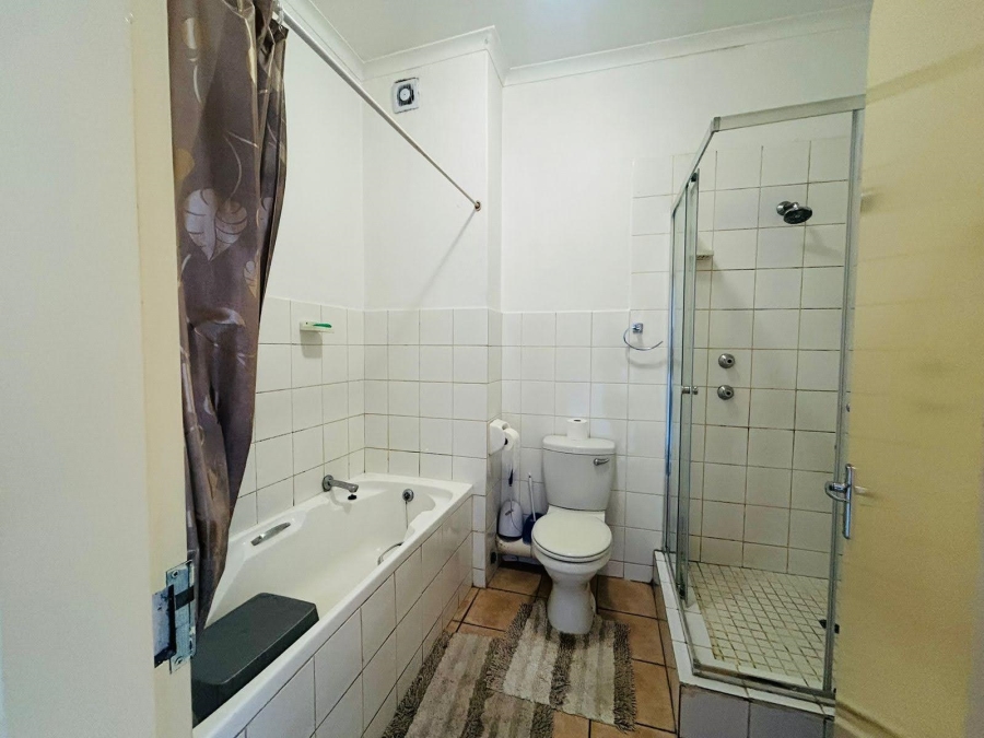 2 Bedroom Property for Sale in Vorna Valley Gauteng
