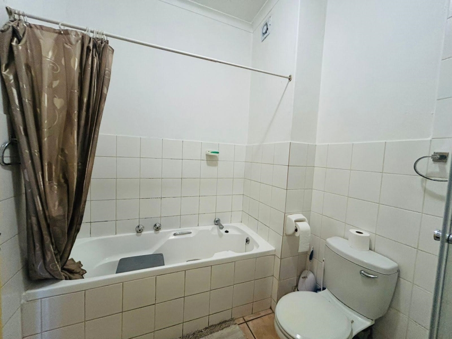 2 Bedroom Property for Sale in Vorna Valley Gauteng