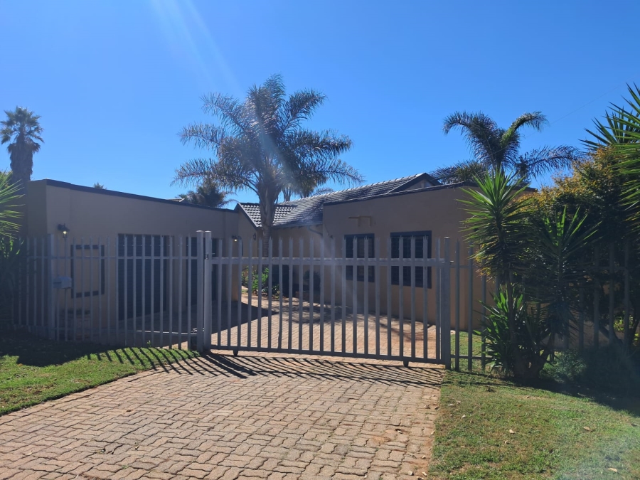 4 Bedroom Property for Sale in Randpoort Gauteng