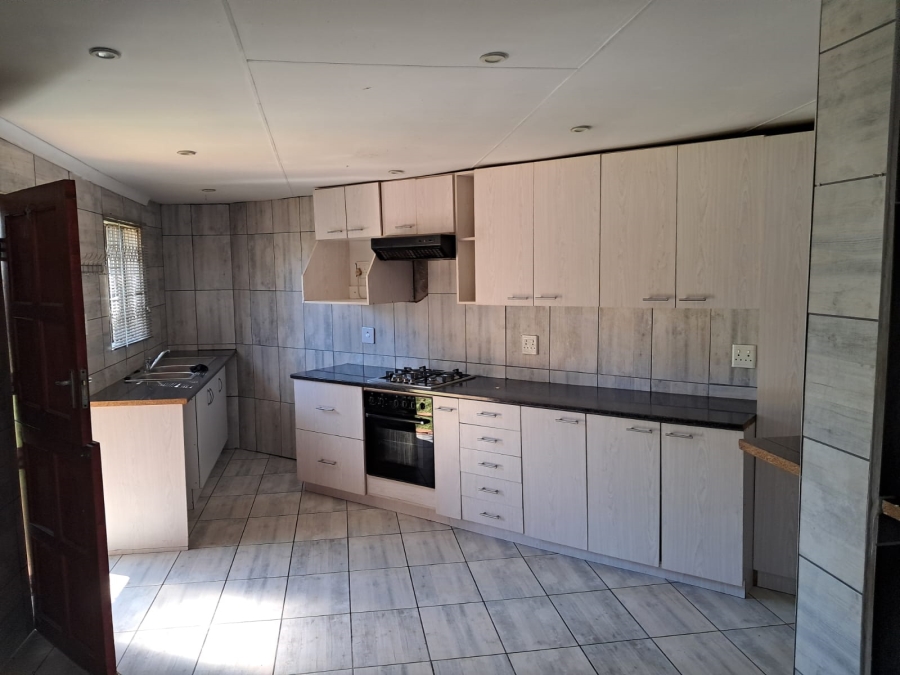 4 Bedroom Property for Sale in Randpoort Gauteng