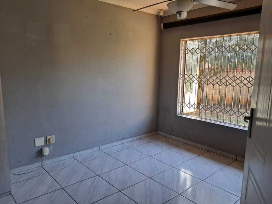 4 Bedroom Property for Sale in Randpoort Gauteng