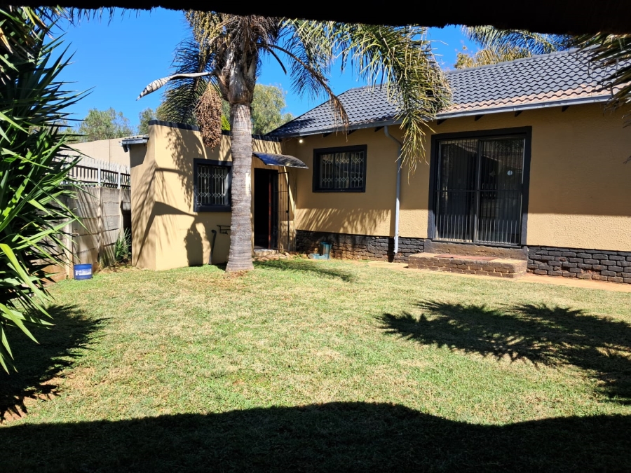 4 Bedroom Property for Sale in Randpoort Gauteng