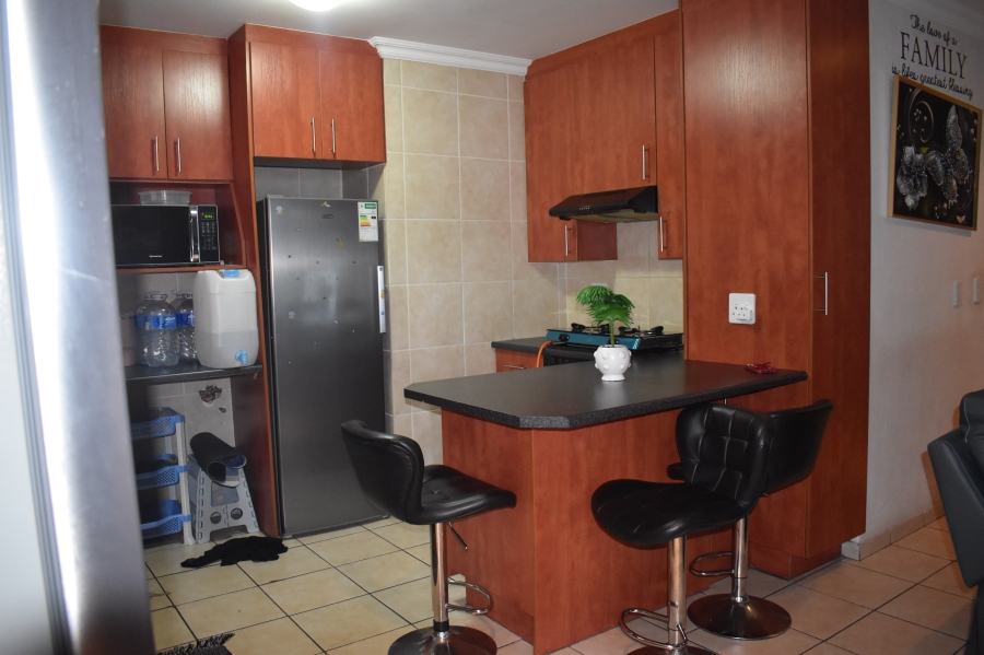 2 Bedroom Property for Sale in Alberante Gauteng
