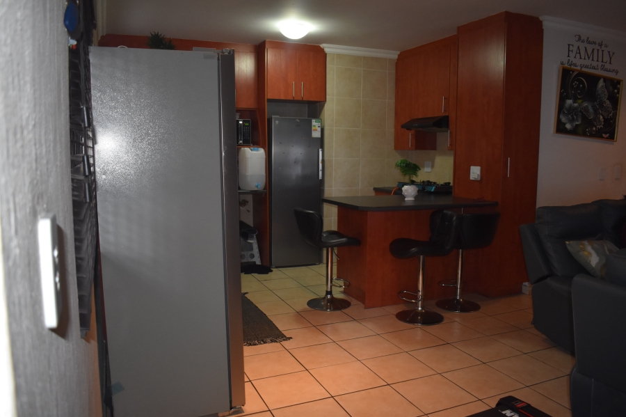 2 Bedroom Property for Sale in Alberante Gauteng