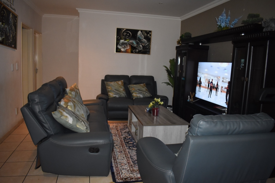 2 Bedroom Property for Sale in Alberante Gauteng