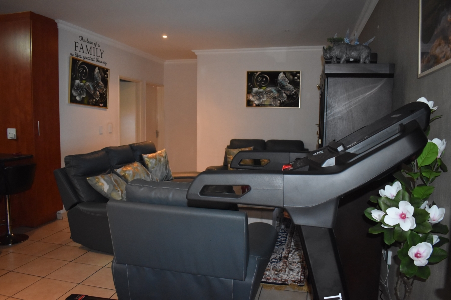 2 Bedroom Property for Sale in Alberante Gauteng
