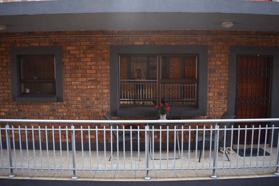 2 Bedroom Property for Sale in Alberante Gauteng