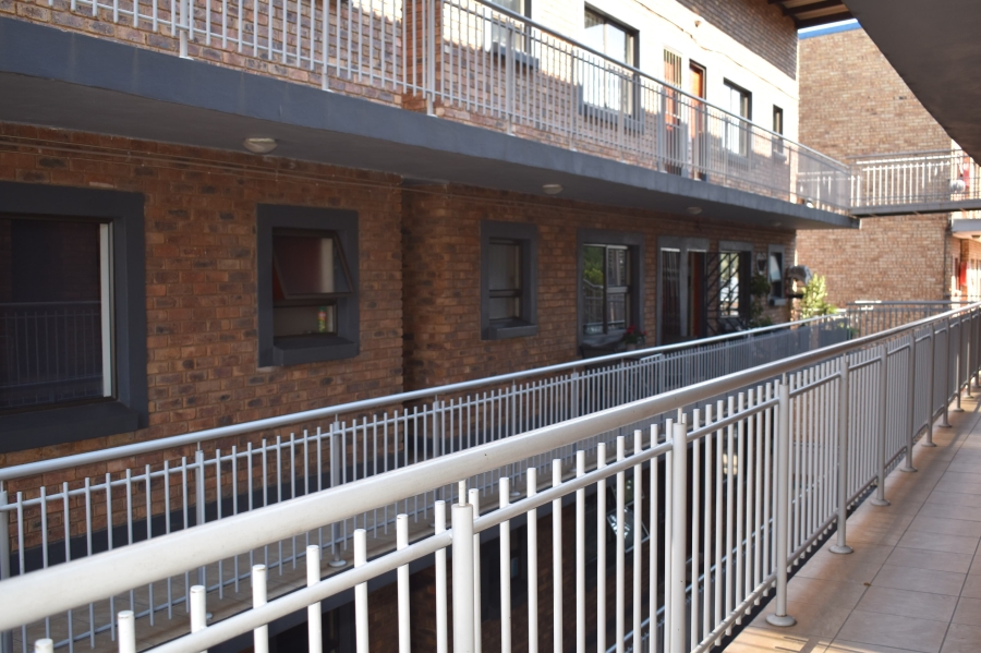 2 Bedroom Property for Sale in Alberante Gauteng