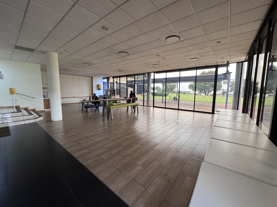 To Let Commercial Property for Rent in Randjespark Gauteng
