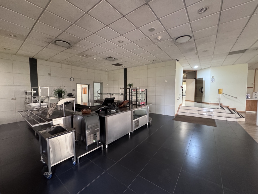 To Let Commercial Property for Rent in Randjespark Gauteng