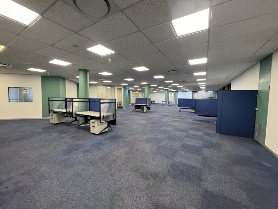 To Let Commercial Property for Rent in Randjespark Gauteng