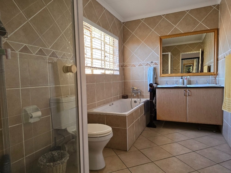 3 Bedroom Property for Sale in Sinoville Gauteng