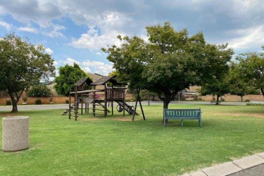 2 Bedroom Property for Sale in Honeydew Ridge Gauteng