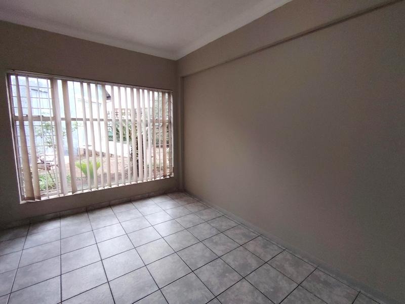 5 Bedroom Property for Sale in Glen Marais Gauteng