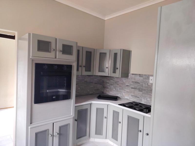 5 Bedroom Property for Sale in Glen Marais Gauteng