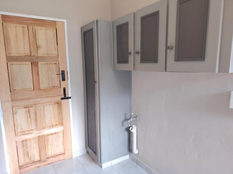 5 Bedroom Property for Sale in Glen Marais Gauteng