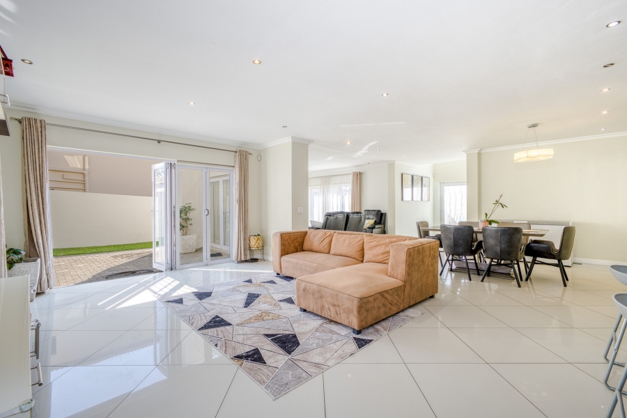 4 Bedroom Property for Sale in Fourways Gauteng