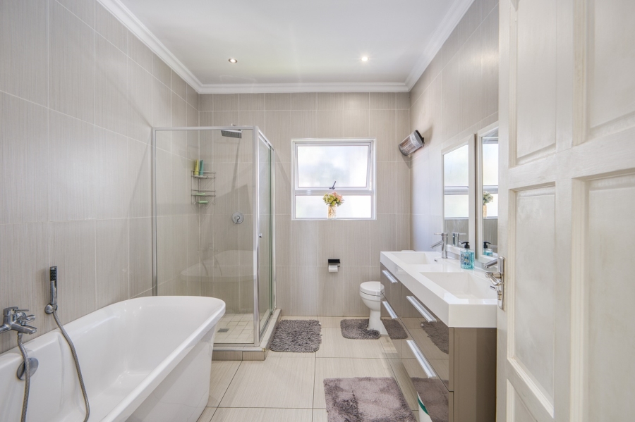 4 Bedroom Property for Sale in Fourways Gauteng