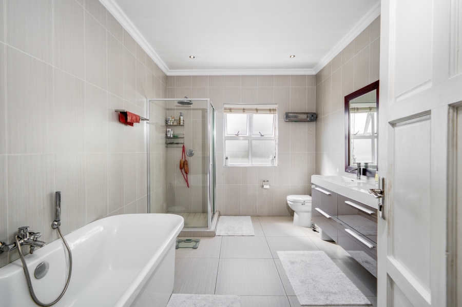 4 Bedroom Property for Sale in Fourways Gauteng