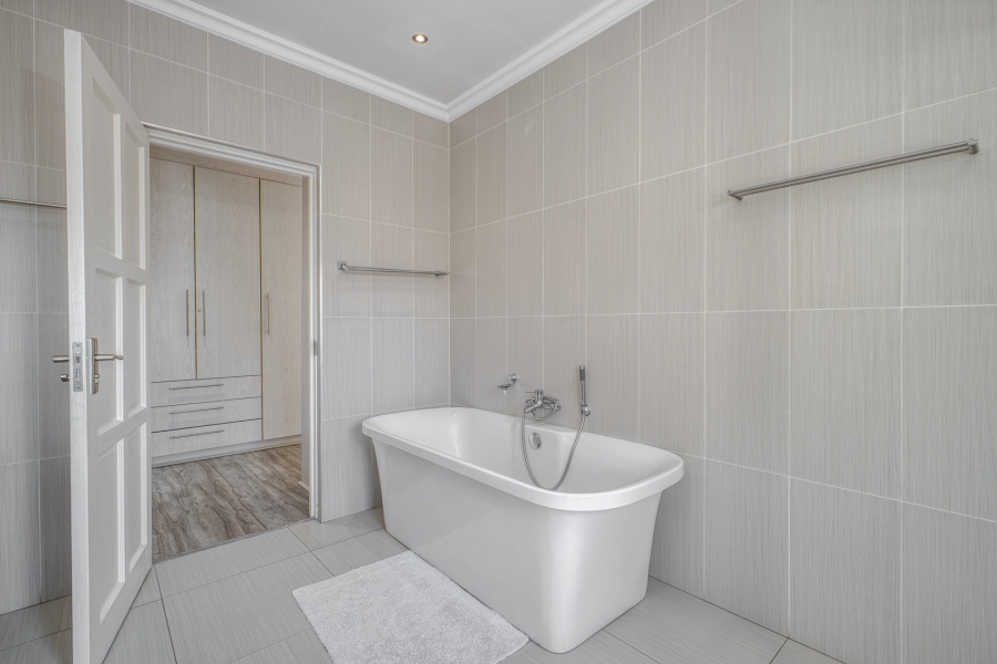 4 Bedroom Property for Sale in Fourways Gauteng