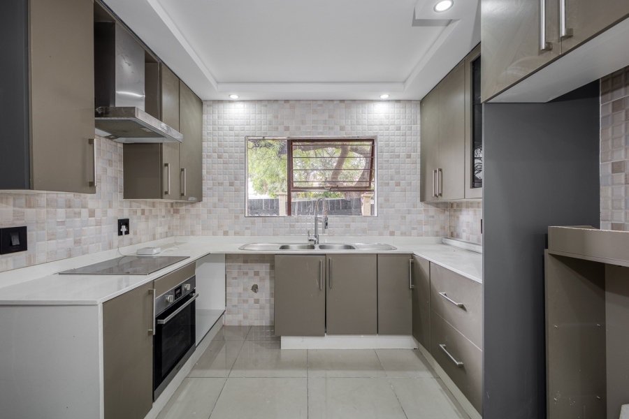3 Bedroom Property for Sale in Broadacres Gauteng
