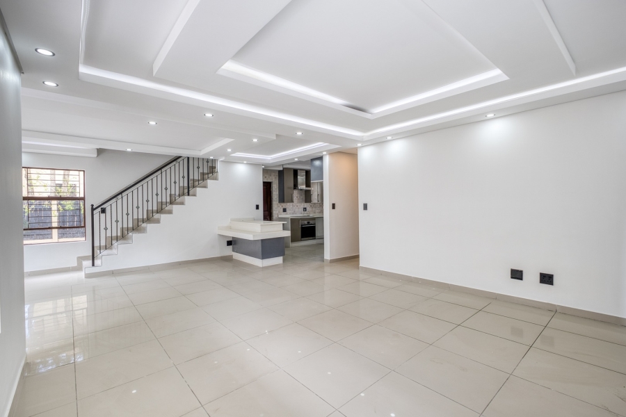 3 Bedroom Property for Sale in Broadacres Gauteng