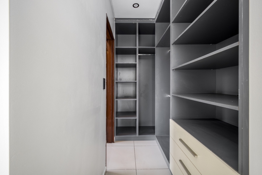 3 Bedroom Property for Sale in Broadacres Gauteng