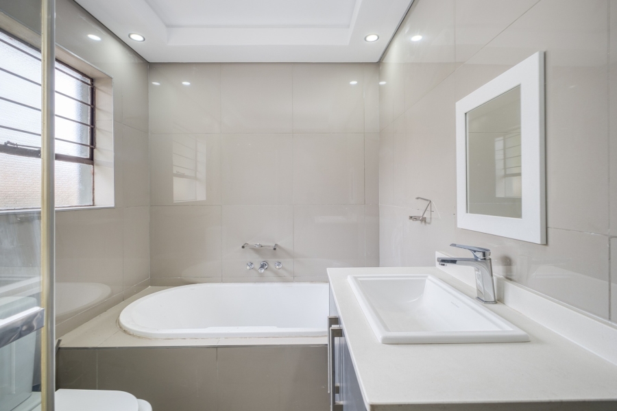 3 Bedroom Property for Sale in Broadacres Gauteng