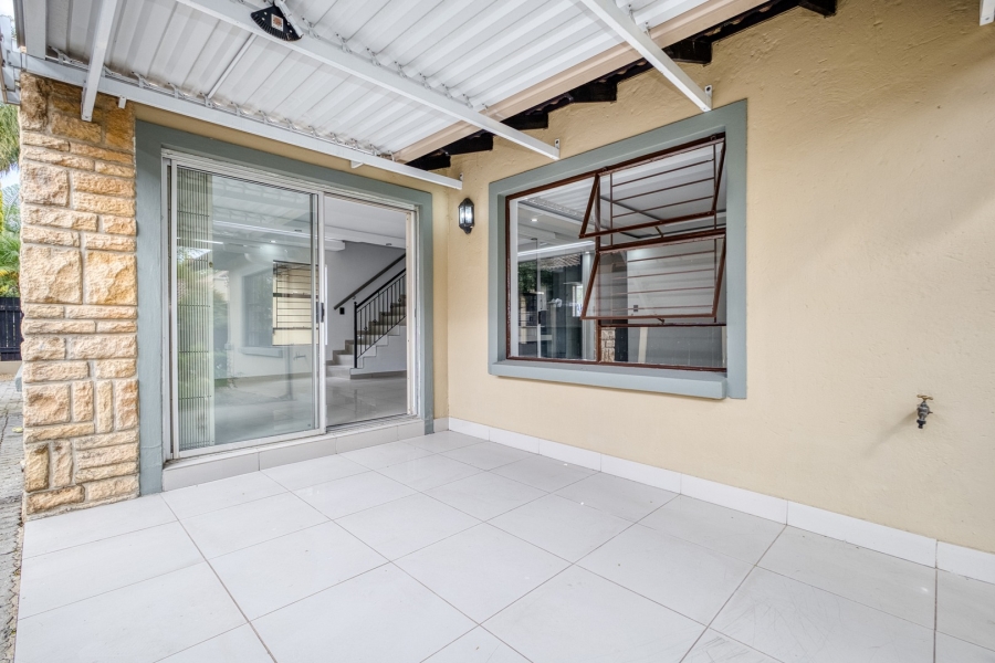 3 Bedroom Property for Sale in Broadacres Gauteng
