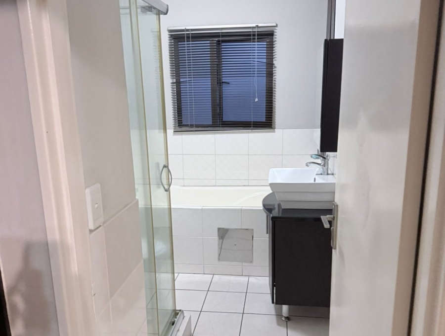 2 Bedroom Property for Sale in Noordwyk Gauteng