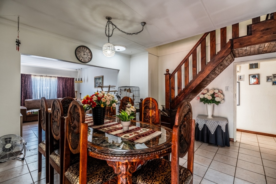 4 Bedroom Property for Sale in Eldoraigne Gauteng