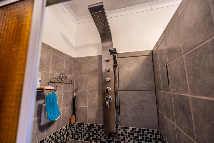 4 Bedroom Property for Sale in Eldoraigne Gauteng
