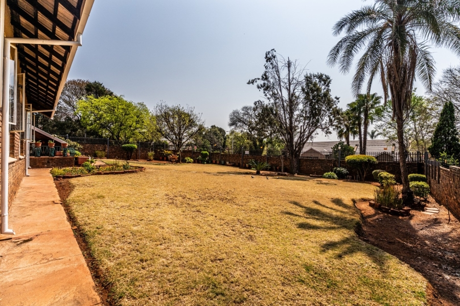4 Bedroom Property for Sale in Eldoraigne Gauteng