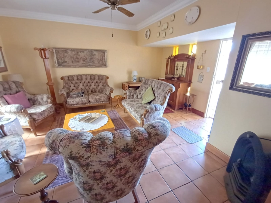 3 Bedroom Property for Sale in Unitas Park Gauteng