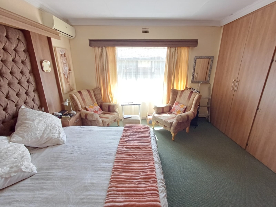 3 Bedroom Property for Sale in Unitas Park Gauteng