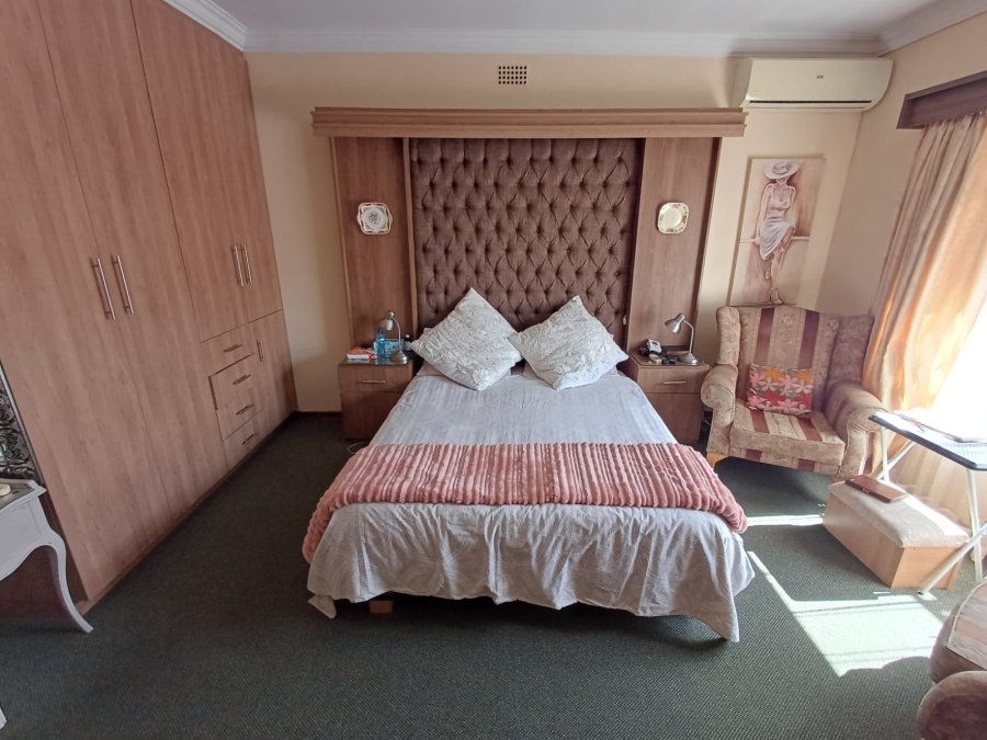 3 Bedroom Property for Sale in Unitas Park Gauteng