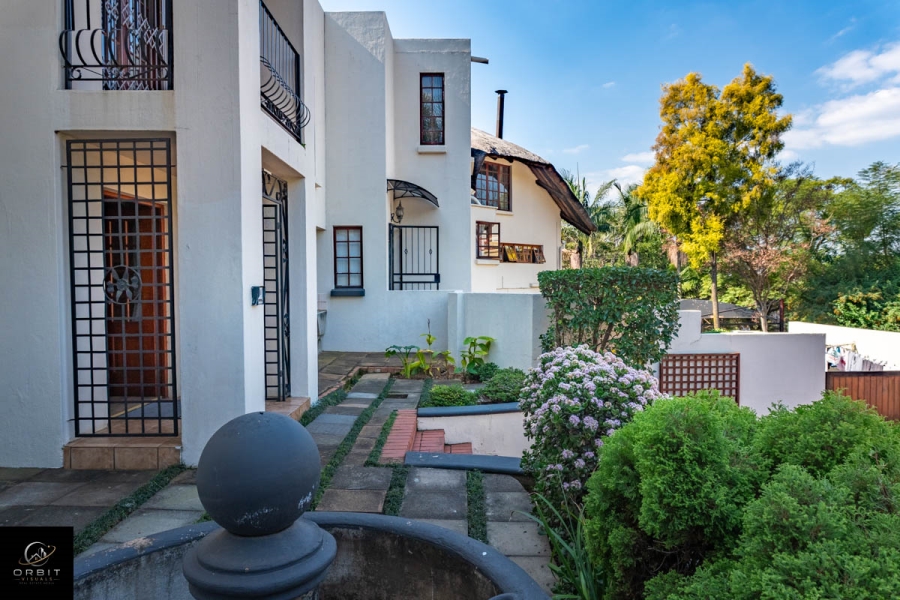 10 Bedroom Property for Sale in Waterkloof Ridge Gauteng
