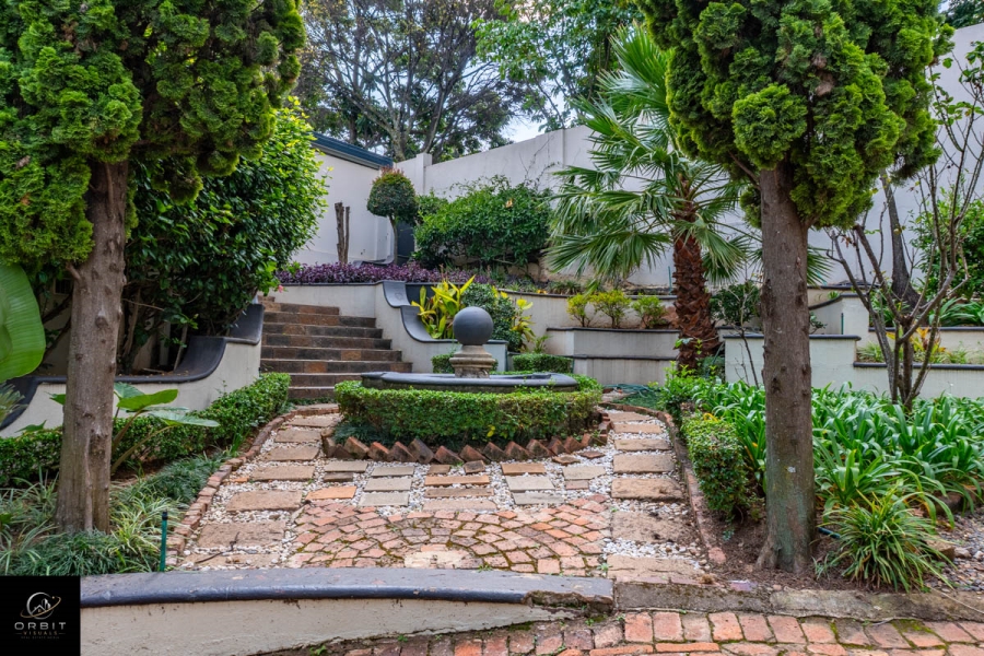 10 Bedroom Property for Sale in Waterkloof Ridge Gauteng