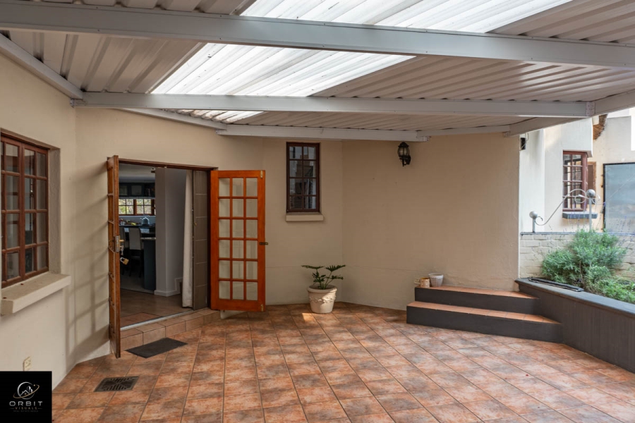 10 Bedroom Property for Sale in Waterkloof Ridge Gauteng