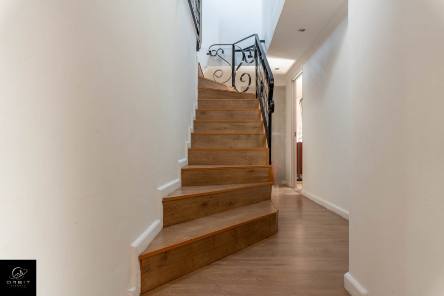 10 Bedroom Property for Sale in Waterkloof Ridge Gauteng