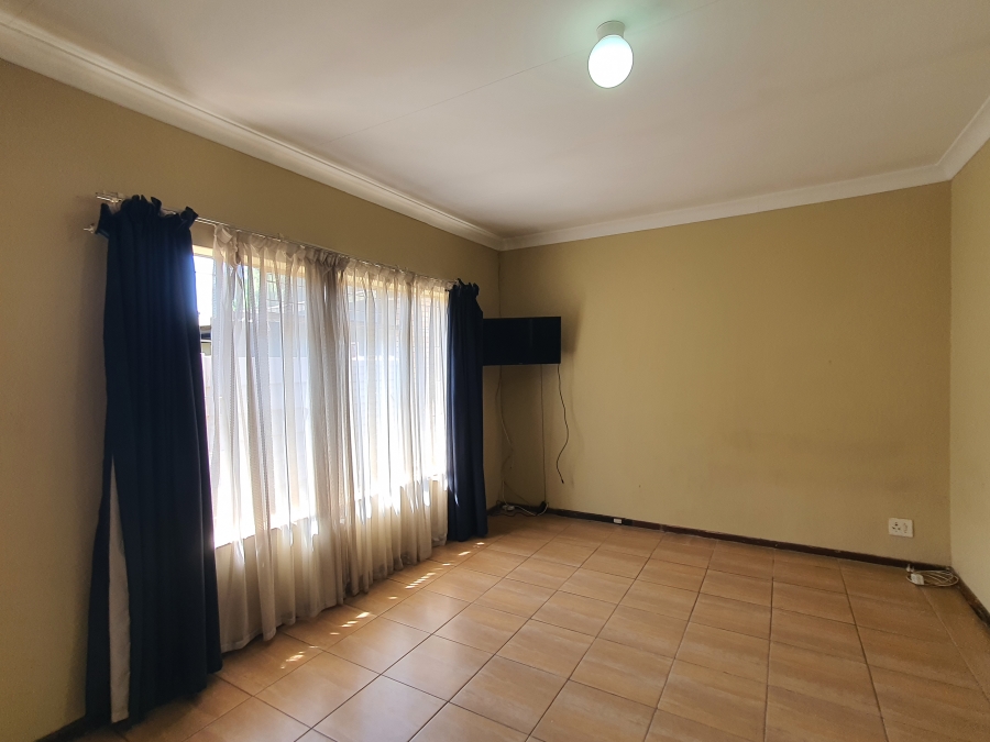 5 Bedroom Property for Sale in Silverton Gauteng