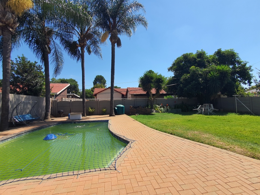 5 Bedroom Property for Sale in Silverton Gauteng