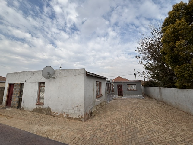 6 Bedroom Property for Sale in Vosloorus Ext 14 Gauteng