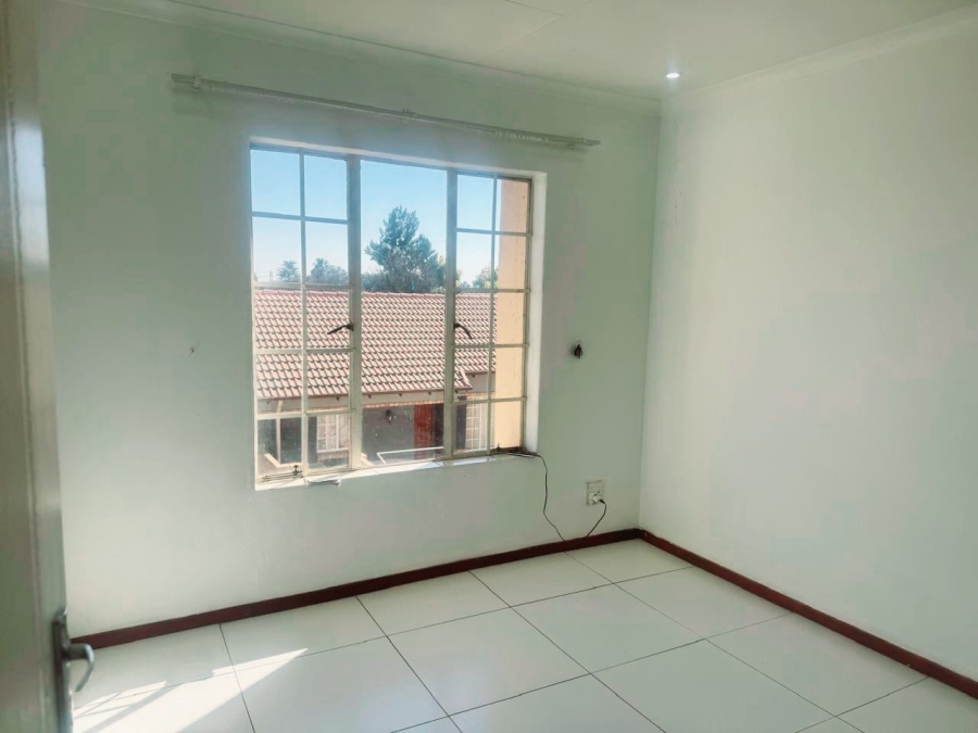 To Let 3 Bedroom Property for Rent in Noordwyk Gauteng