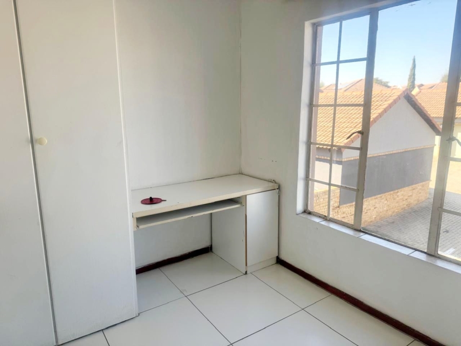 To Let 3 Bedroom Property for Rent in Noordwyk Gauteng
