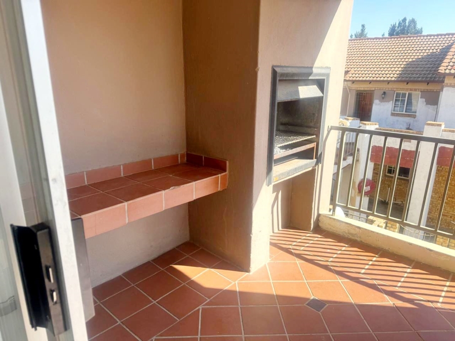To Let 3 Bedroom Property for Rent in Noordwyk Gauteng