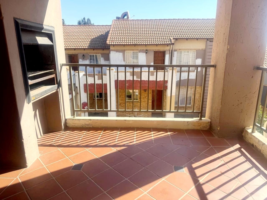 To Let 3 Bedroom Property for Rent in Noordwyk Gauteng
