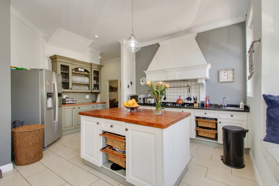 5 Bedroom Property for Sale in Fourways Gardens Gauteng